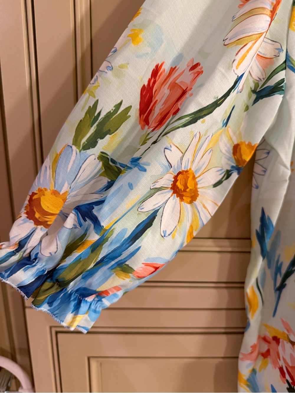 New Bundle 2 OUFISUN Watercolor Tops Blouses Floral Daisies Sunflowers Sz Med - Picture 3 of 11